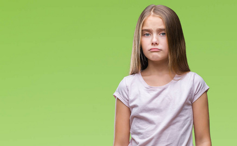 年轻漂亮的女孩在孤立的背景下沮丧和担心痛苦,哭泣,愤怒和害怕.