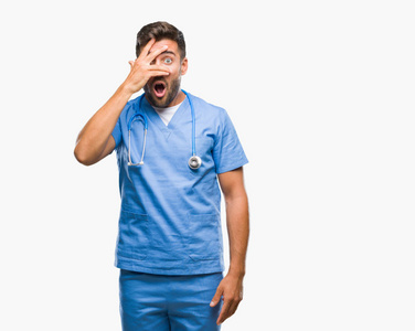 目光呆滞的男人图片