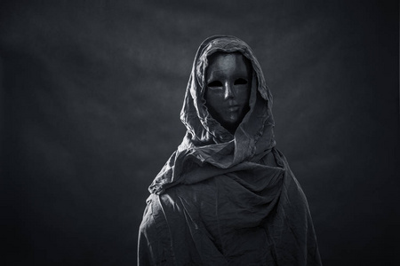 鬼影黑暗中幽灵般的身影卡通风格的有趣和可怕的玩具怪物矢量插图集合