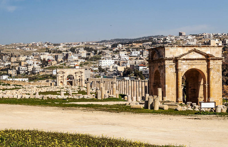 罗马考古遗迹在约旦杰拉什的晴天。