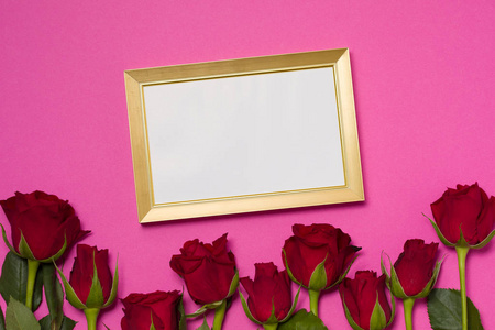 情人节空框无缝粉红色背景与红玫瑰信息免费复制文本空间