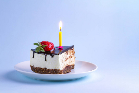 草莓生日蛋糕图片-草莓生日蛋糕素材-草莓生日蛋糕插画-摄图新视界