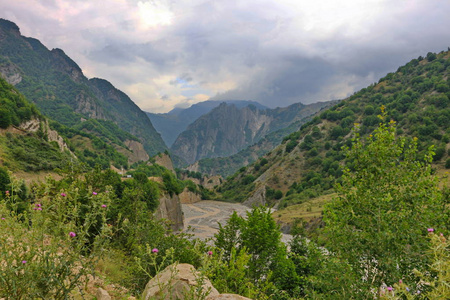 从 ismayilli 地区的山风景