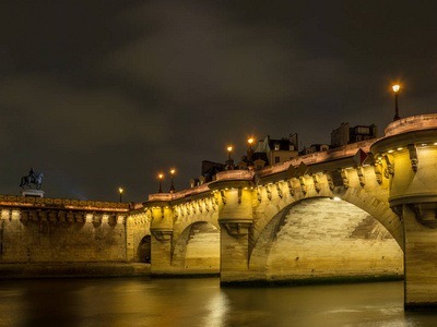 法国巴黎的桥桥