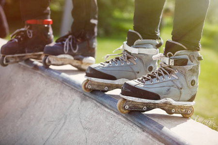 内联溜冰鞋图片