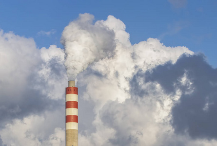 烟囱冒烟图片
