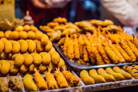 北京王府井夜市炒蝎子, 中国横幅, 长格式充满异国情调的小吃和点心