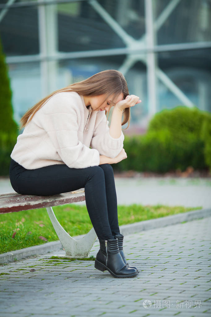 扩展授权如何选择jpg大 3744*5616px发票合同问题/沮丧失望悲伤绝望