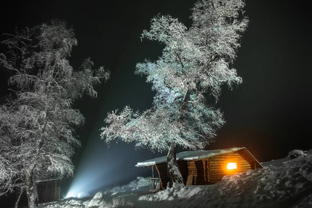 冬天夜晚下雪图片
