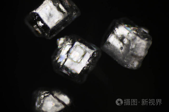 偏光显微镜下的糖晶