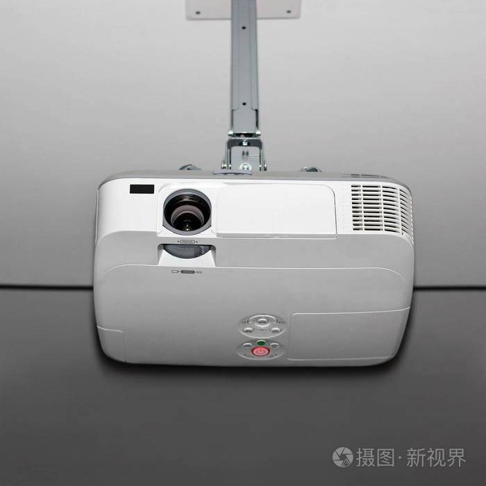 天花板上的投影仪