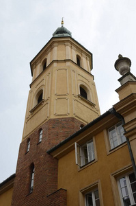 波兰华沙老镇圣马丁教堂钟楼。