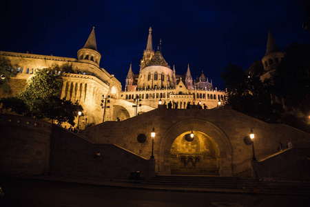 布达佩斯议会夜间灯光景观