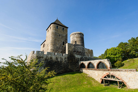 中世纪石头皇家哥特式城堡在贝津附近的卡托维兹上西里西亚波兰。 建于1348年