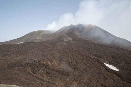 意大利西西里岛埃特纳火山活火山