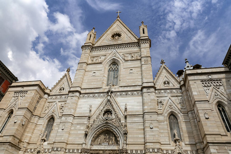 意大利那不勒斯市那不勒斯大教堂的正面