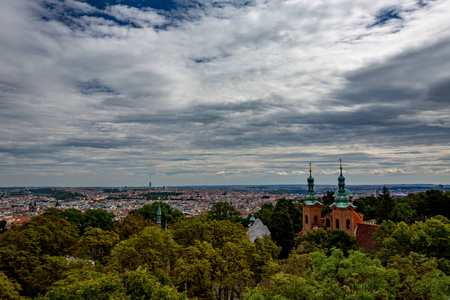 圣劳伦斯大教堂, 布拉格从上面