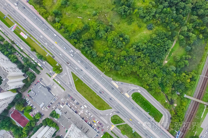 高速公路的俯视图 去城市的路 照片 正版商用图片16yg03 摄图新视界