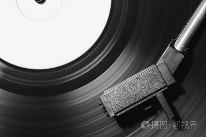 一张黑白两色唱片的图片