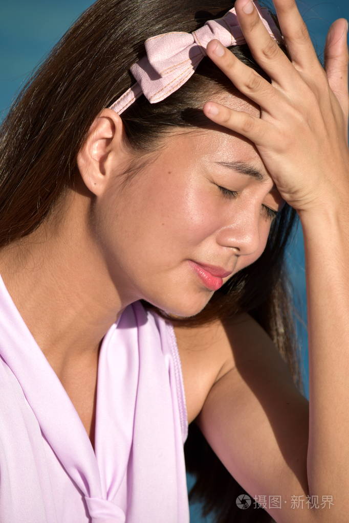 一个抑郁的成年女性