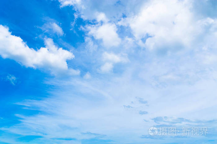 空气中的云在许多方面改变了形状