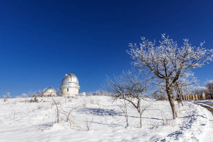 萨马奇占星术天文台在冬季