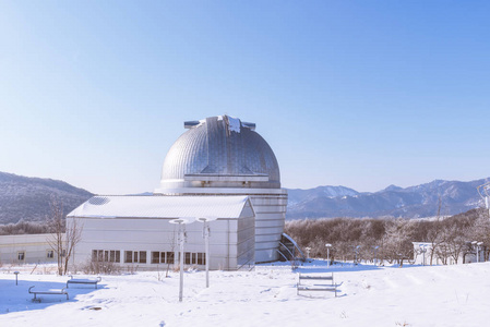 萨马奇占星术天文台在冬季