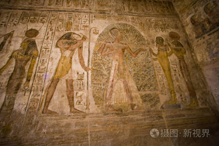 古埃及寺庙内的埃及壁画