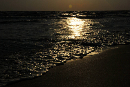 阿佐夫海是世界上最浅最小的海洋之一。