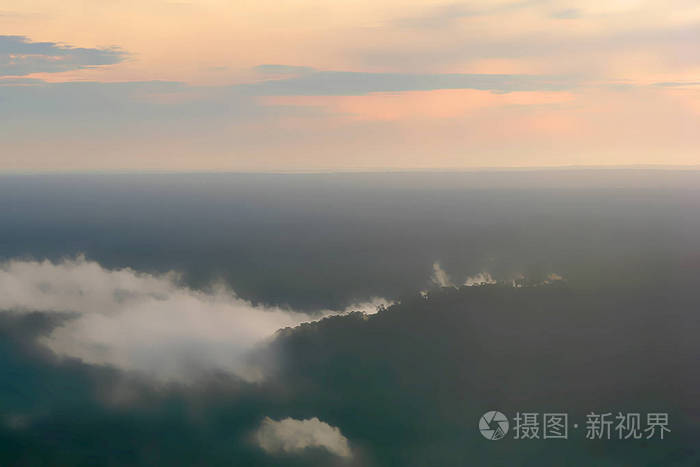 晨曦中的薄雾，用Photoshop画出写实的画效果