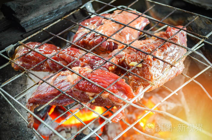 烤牛肉/牛排,烤肉,烤牛肉,大蒜,木炭火上烤炉,泰国风味食品亚洲