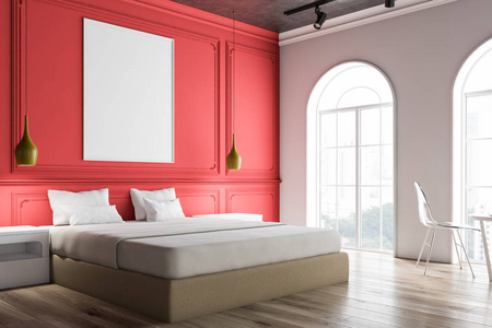 主卧室的角落有红白墙木地板米色床，上面有白色床头柜和垂直海报。 3D渲染模拟