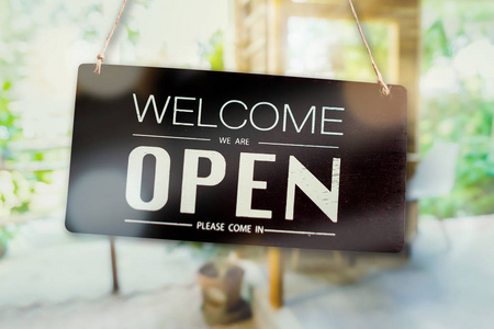 欢迎在商店或在线背景前使用任何业务的开放标志。