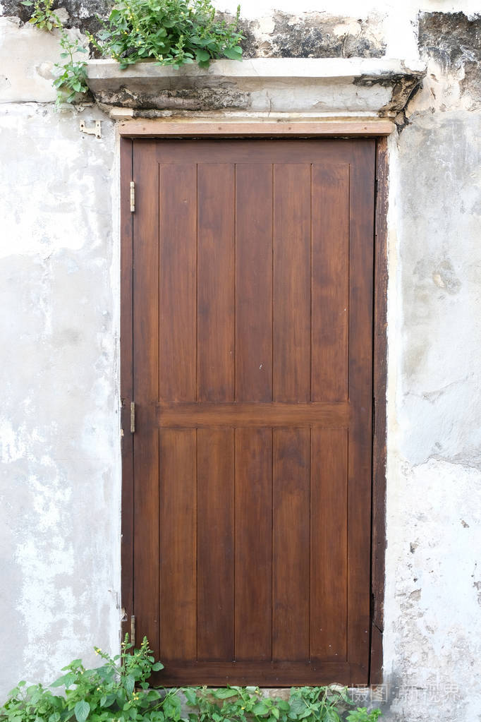 老式木门关闭照片-正版商用图片172mdm-摄图新视界
