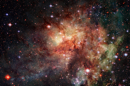 星云是恒星尘埃的星际云。 外层空间图像。 由美国宇航局提供的这幅图像的元素