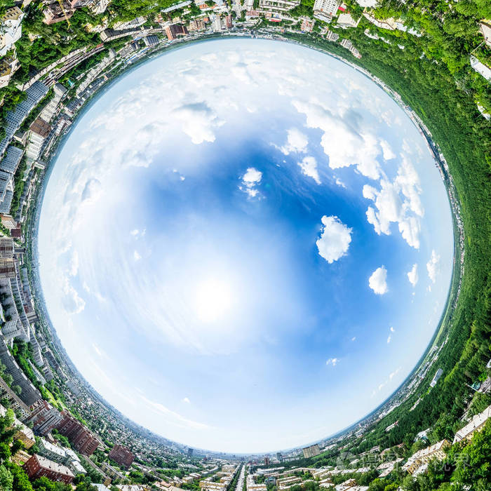 阳光灿烂的夏天全景图像