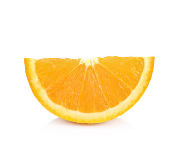 白色背景上分离的橙色水果