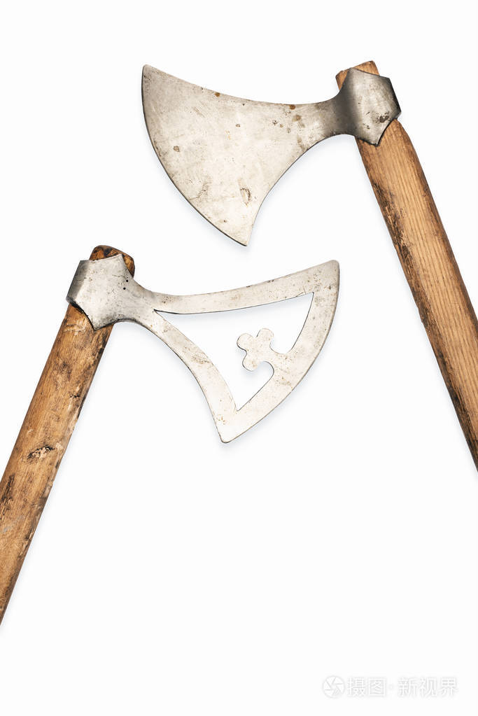 白色背景上的两条古斧 海盗武器照片 正版商用图片1740ve 摄图新视界 白色背景上的两条古斧 海盗武器照片 正版商用图片1740ve 摄图新视界