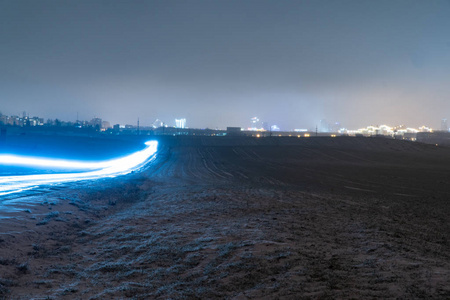 夜路暗路高速路红蓝光沥青线雾暗景观灯照片 正版商用图片174iup 摄图新视界