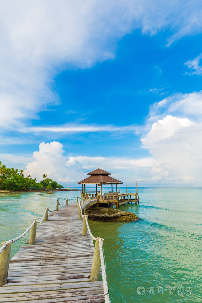木桥田园海滨绿松石水自然海景