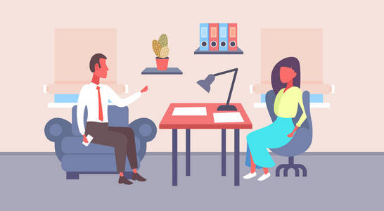 招聘hrhr 商人招聘公司员工坐在工作场所选择女性候选