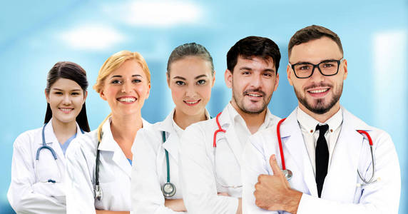 医疗保健人员群体。 与其他医生护士和外科医生一起在医院办公室或诊所工作的专业医生。 医疗技术研究所和医生服务理念。