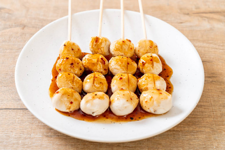 烤猪肉丸子,配甜辣酱照片