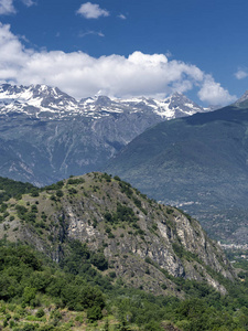 苏萨谷的山景，都灵，意大利山麓，夏季