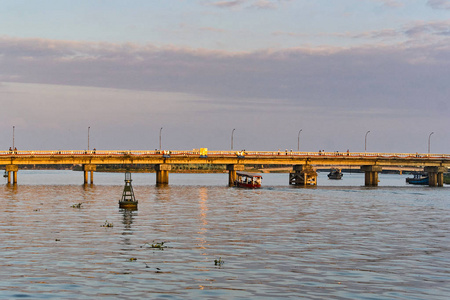 河大桥日落景色图片