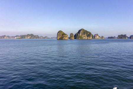 下龙湾 下龙湾 在亚洲的热门旅游目的地的美丽全景。越南