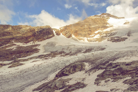 来自蒙特罗萨山脉因德伦峰的lyskamm冰川