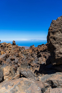 熔岩沉积在泰德火山的顶部和山谷上。 泰内利夫。 加那利群岛。 西班牙。
