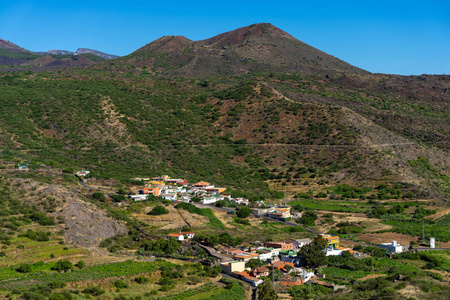 蒙塔纳斯内格拉斯谷的ValledeArriba村。观点米拉多德尔泰德。特内里费。加那利群岛。西班牙。