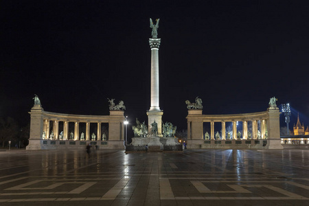  square in Budapest, Hungary on a winter night.